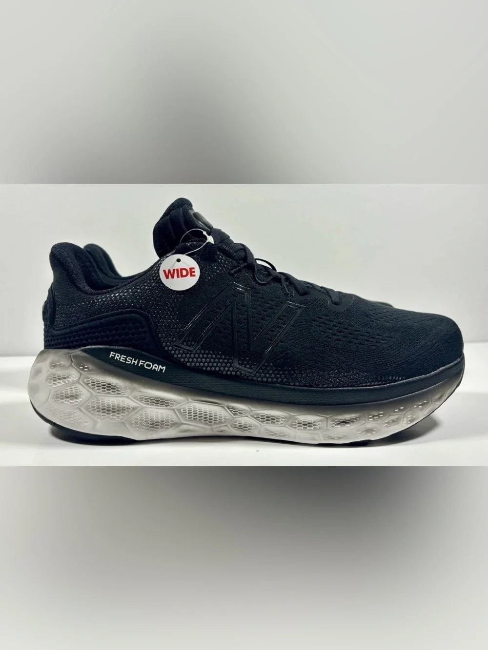 New Balance Fresh Foam More v4 Mens 10.5 4E Extra Wide Black Running Shoes NWT